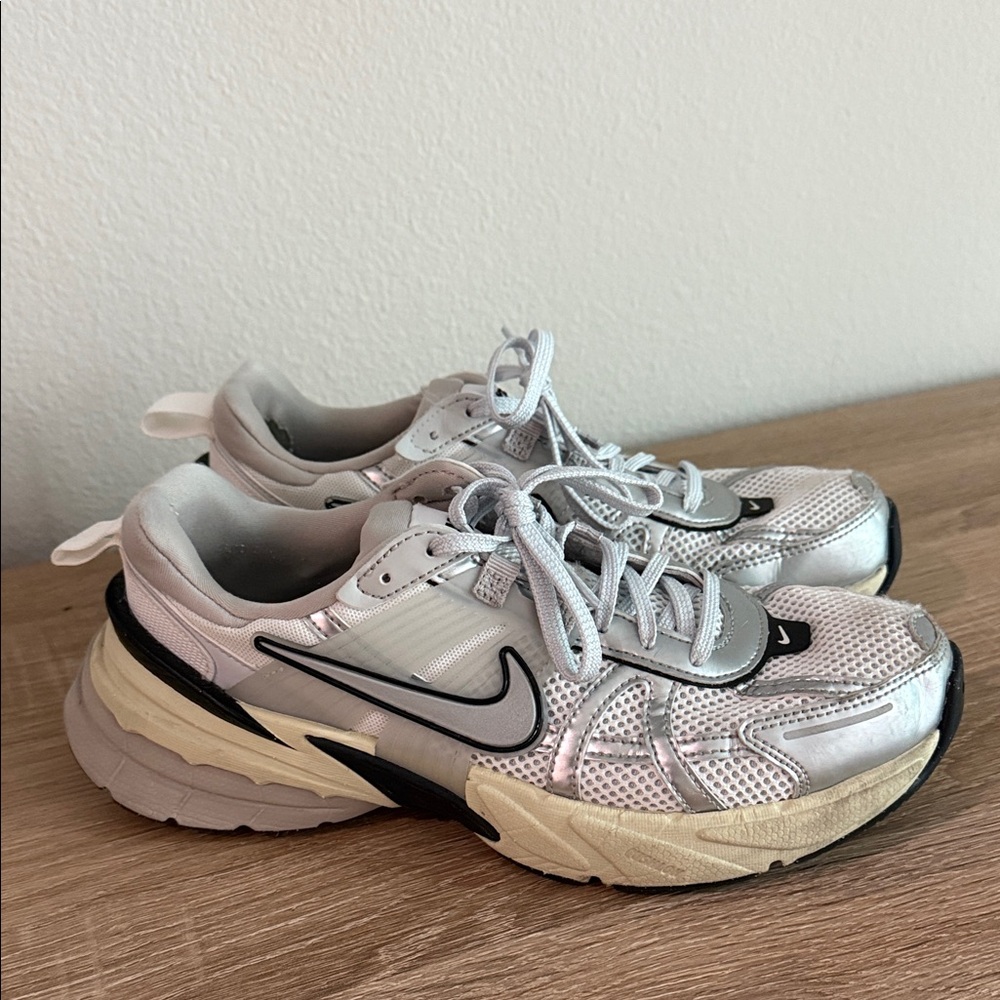 Nike V2K Running Shoes